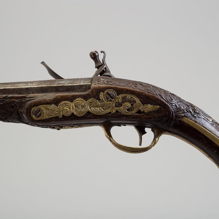 FLINTLÅSPISTOLER, 2 st, 1700-tal, för den orientaliska marknaden.
