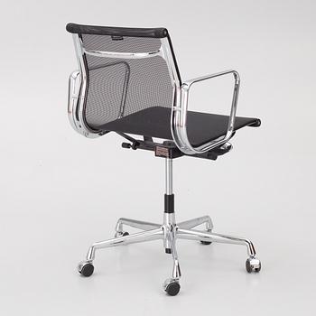 Charles & Ray Eames, Armchair/office chair, EA 108, Vitra.