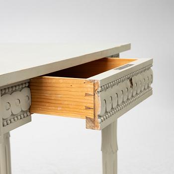 Sidobord, gustaviansk stil, tidigt 1900-tal.