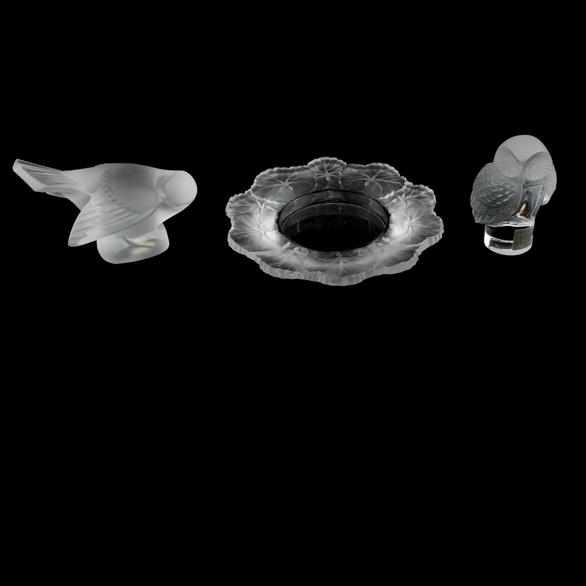 FIGURINER, 2 st, samt SKÅLFAT, glas, Lalique, 1900-talets andra hälft.