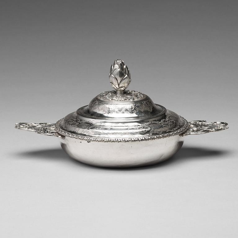 A French 18th century silver equelle and cover, mark of Jean-Guillaume Vealle, Paris 1754.