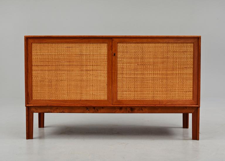 SIDEBOARD, Alf Svensson, Bjästa Snickerifabrik Sweden, 1900-talets andra hälft.