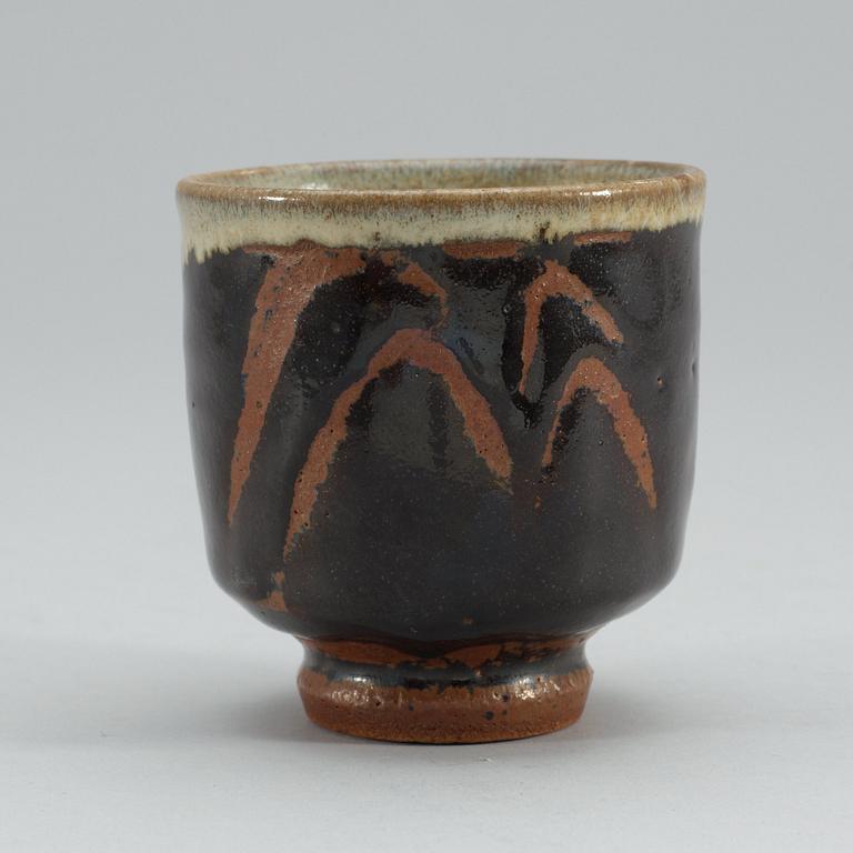A Japanese stoneware cup, attributed to Shoji Hamada, 1950's.
