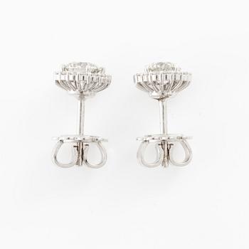 Earrings 18K white gold with yellow brilliant-cut diamonds total weight approx. 0.80 ct.