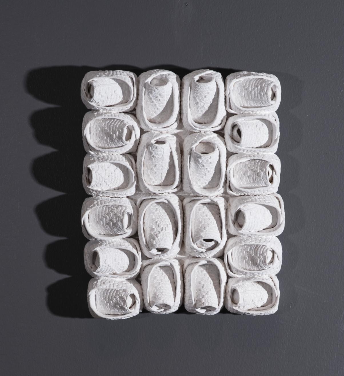 SAANA MURTTI
Epokhé, 2013. 
Porslin, 21x25 cm.