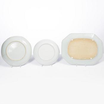 Five pieces of underglaze blue decorated porcelain, china, Qianlong (1736-95) & Jiaqing (1796-1822).