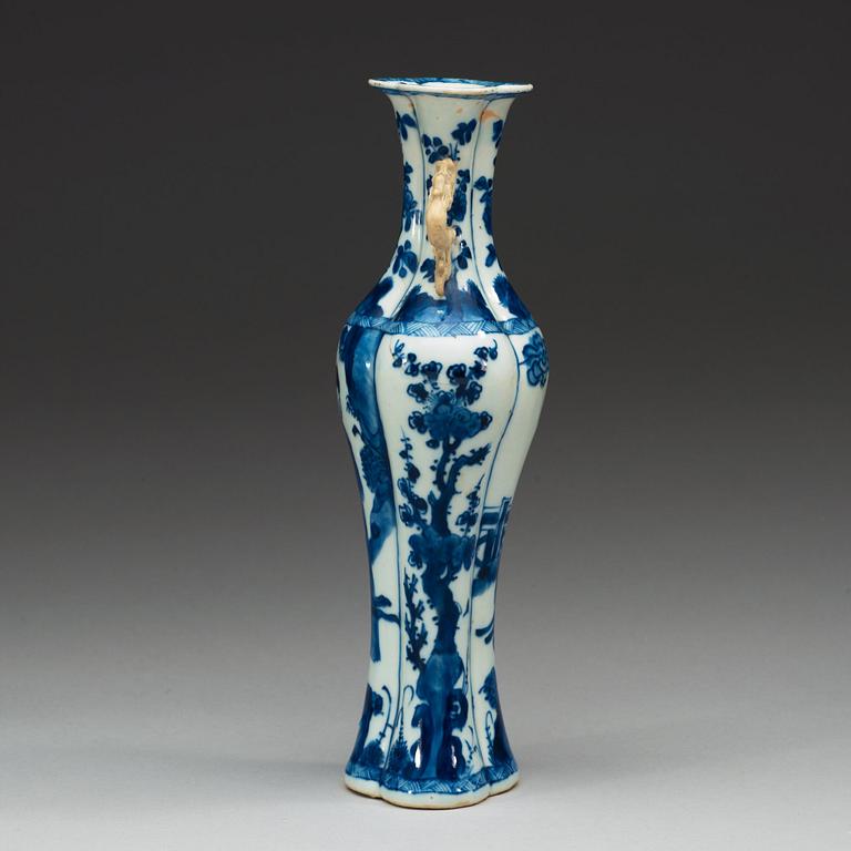 VAS, porslin. Qing dynastin, Kangxi (1662-1722).