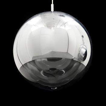 TOM DIXON, taklampa, "Mirror ball", modellen formgiven 2004.