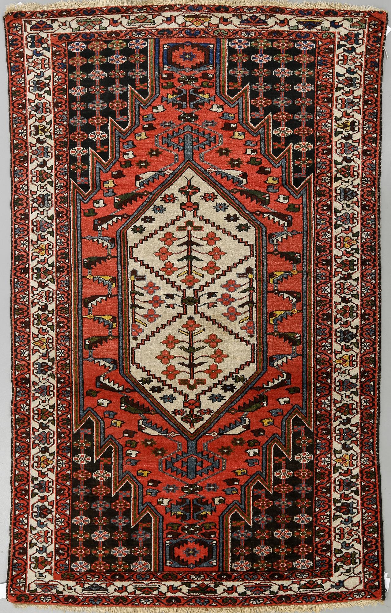 MATTA, Hamadan. Ca 200x125 cm.