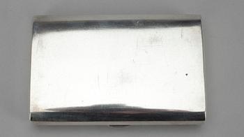 CIGARETTETUI, silver, Moskva 1899-1908. Vikt 250,5 g.