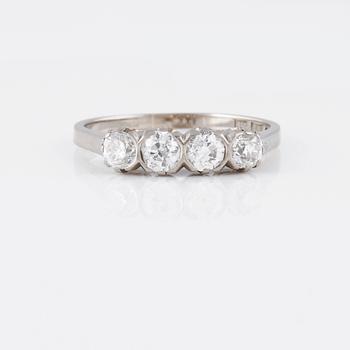 RING, 18K vitguld med 4 gammalslipade diamanter, 0.82 ct, Trege, Göteborg, 1962. Vikt 3,4 gram.