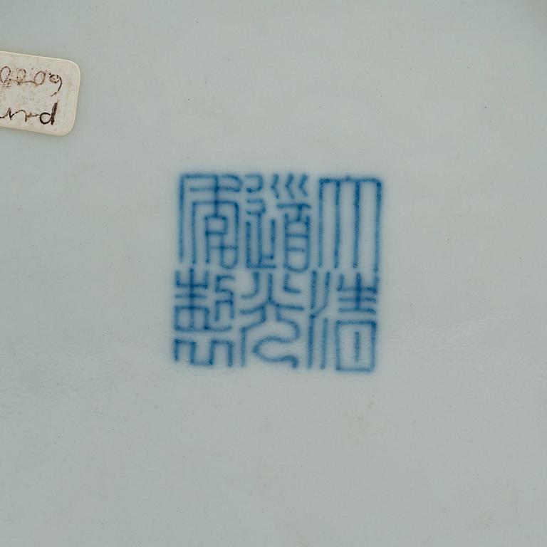 FAT, ett par, porslin. Troligen Republik, med Daoguangs sigillmärke (1912-49).