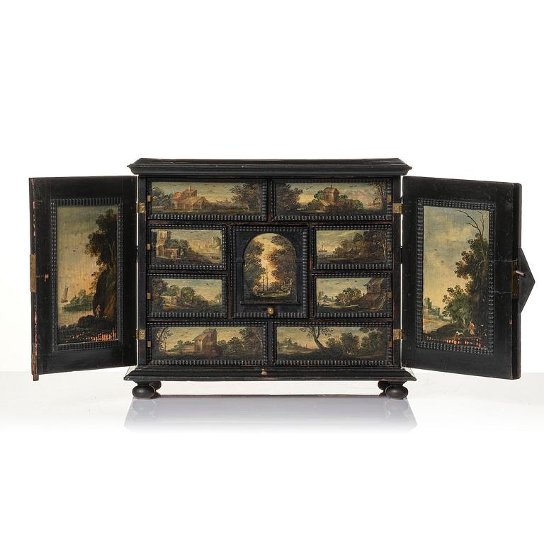 Kabinettskåp, Holland, sent 1600-tal, Barock.