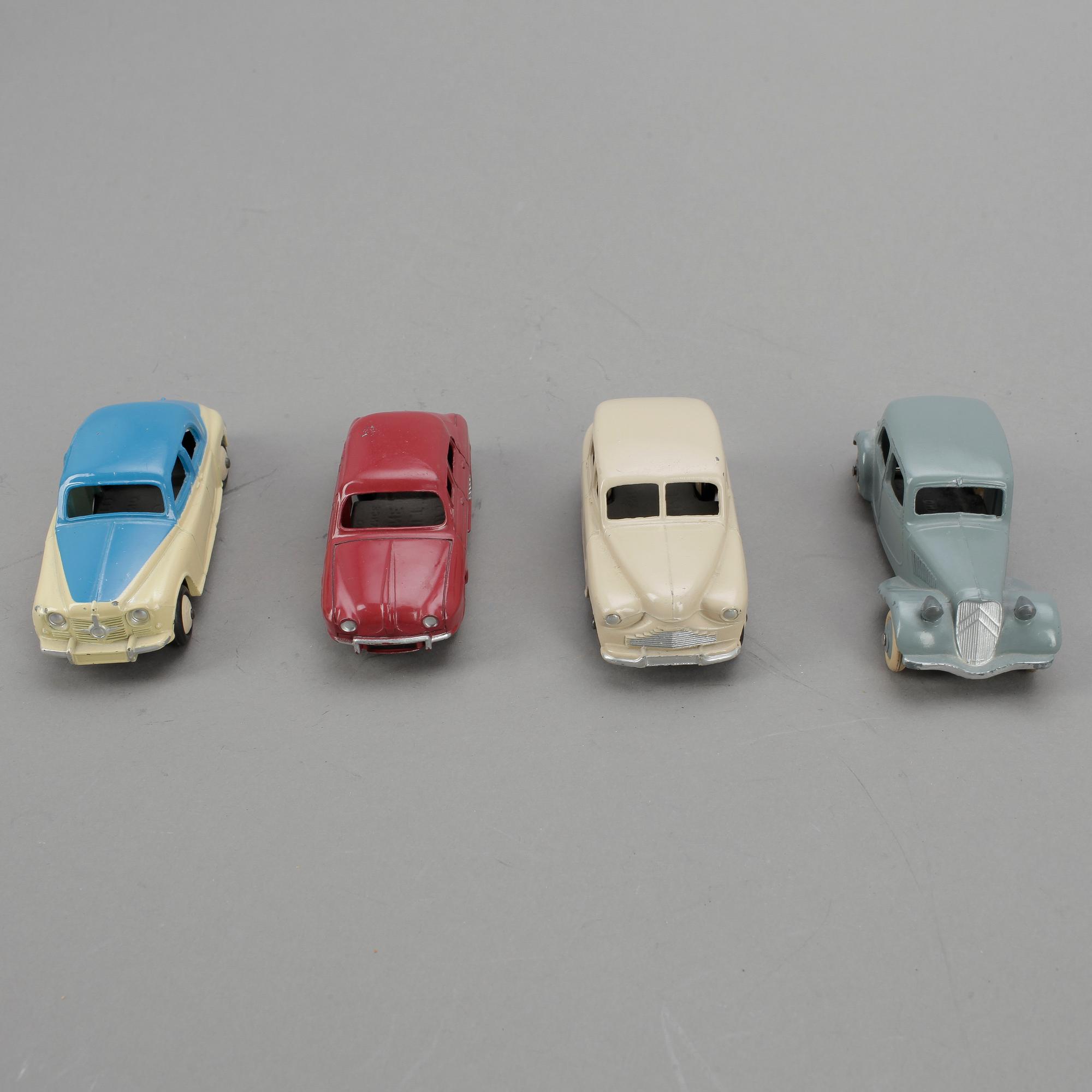 LEKSAKSBILAR, 4 stycken, metall, Dinky Toys.
