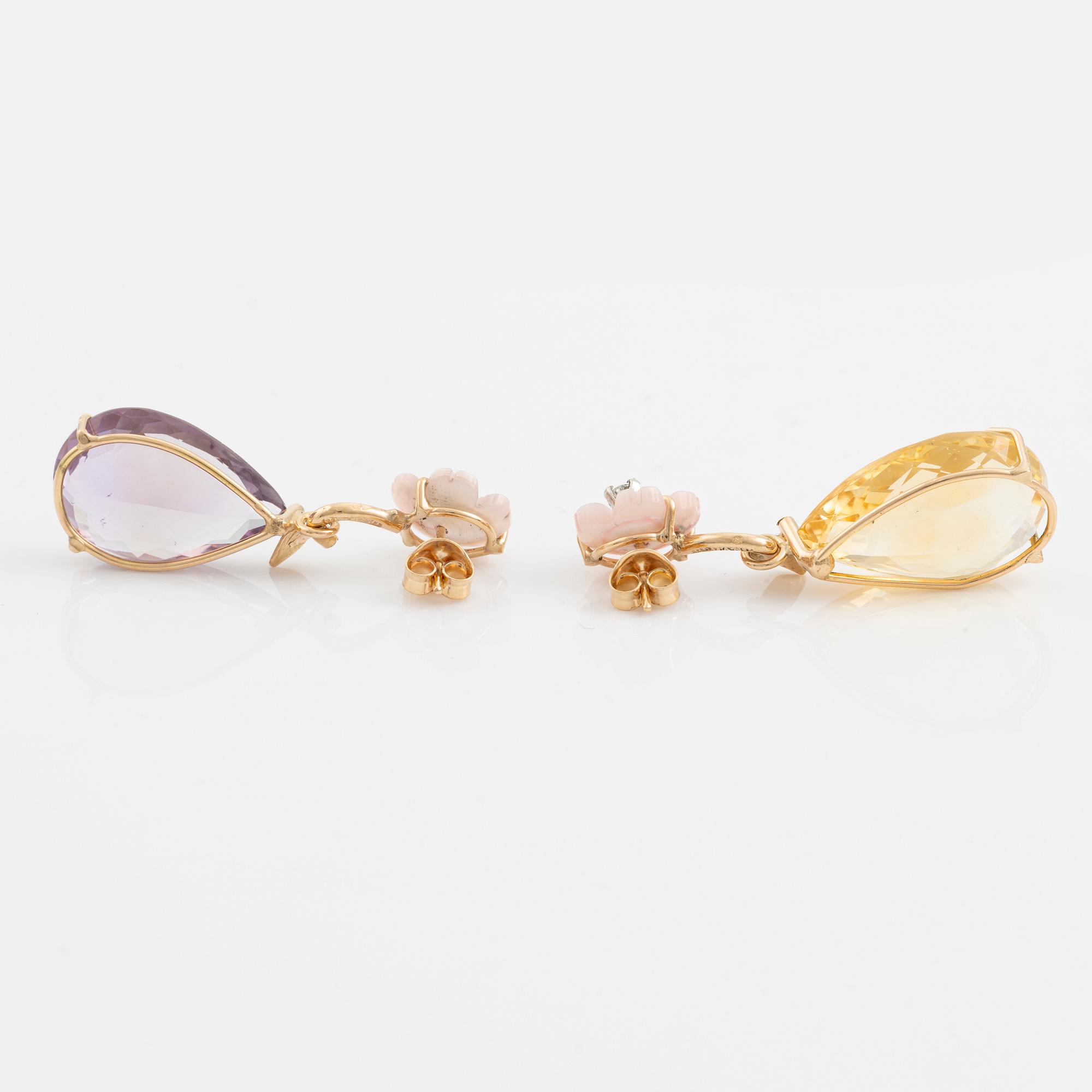 Earrings with drop-shaped checker-cut citrine and drop-shaped amethyst.