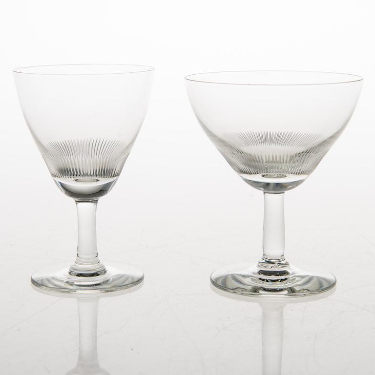 KAJ FRANCK, A set of 17 "Fennia" glasses, Nuutajärvi. Design 1951.