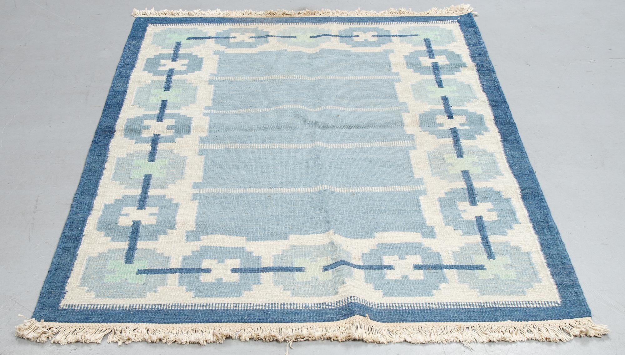 A carpet, flat weave, ca 197 x 147,5 cm, second half of the 20th century.
