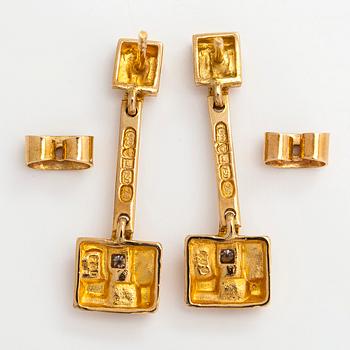 Björn Weckström, korvakorut, "Thai", 18K kultaa, 8/8-hiottuja timantteja. Lapponia 2001.