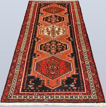 A Meshkin runner, approx. 282 x 80 cm.