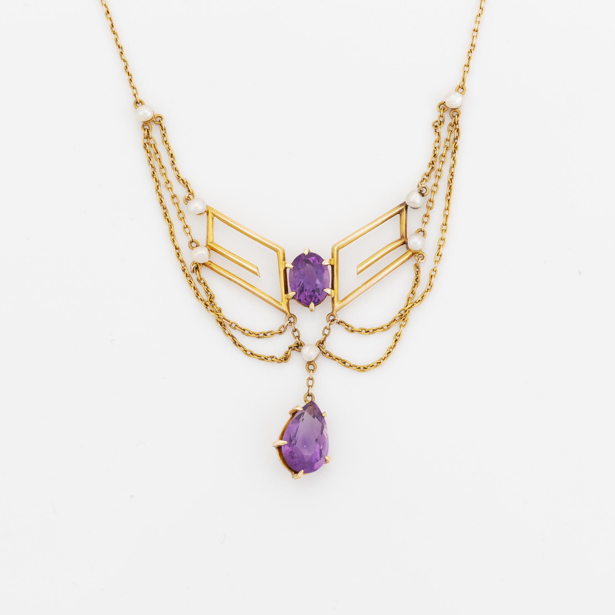 Amethyst and seed pearl necklace.