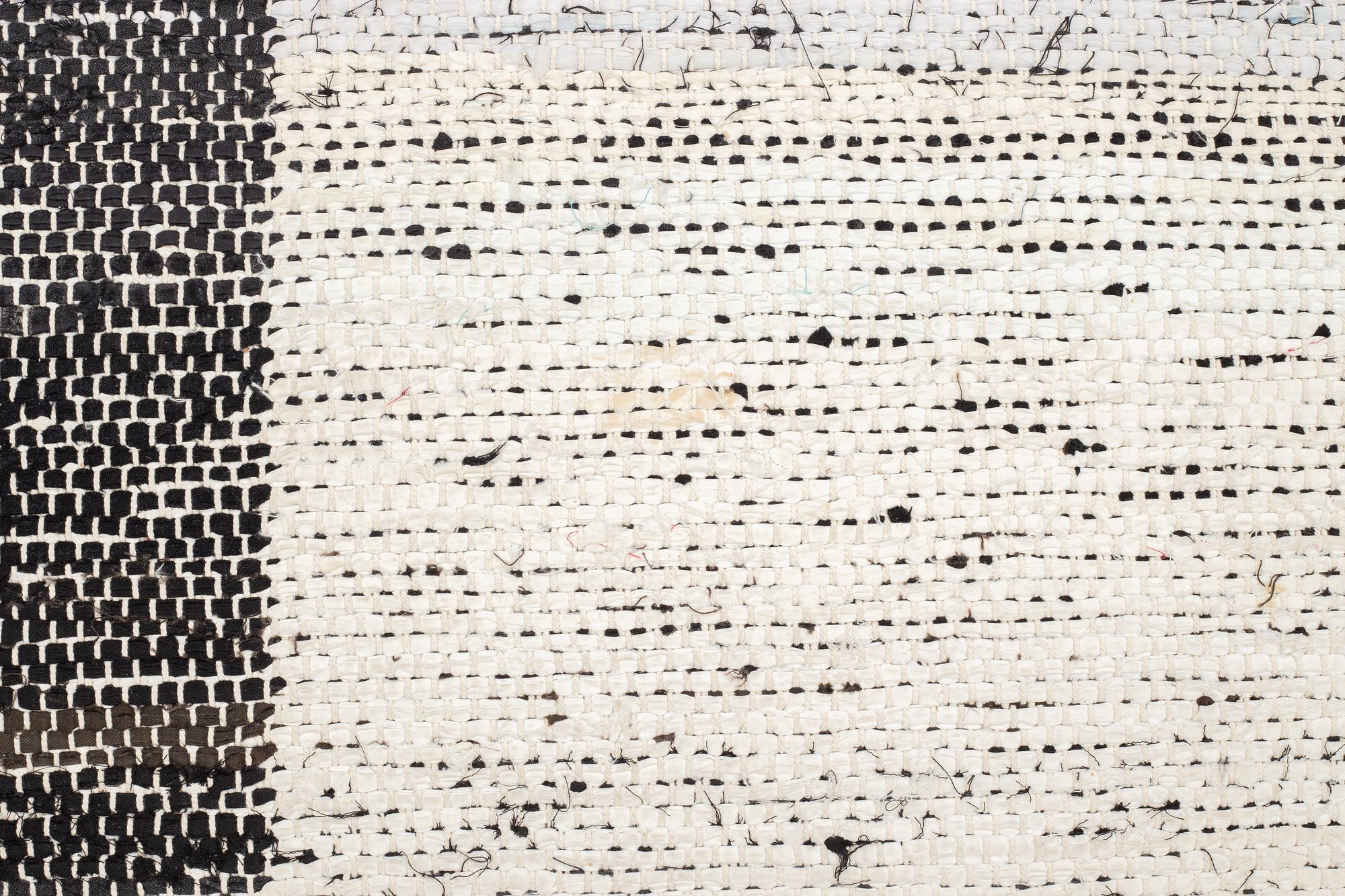 Björn Lundberg, gallerimatta, "Natt och Dag/Dag och Natt", trasmatta, ca 388,5-398 x 128-129 cm.