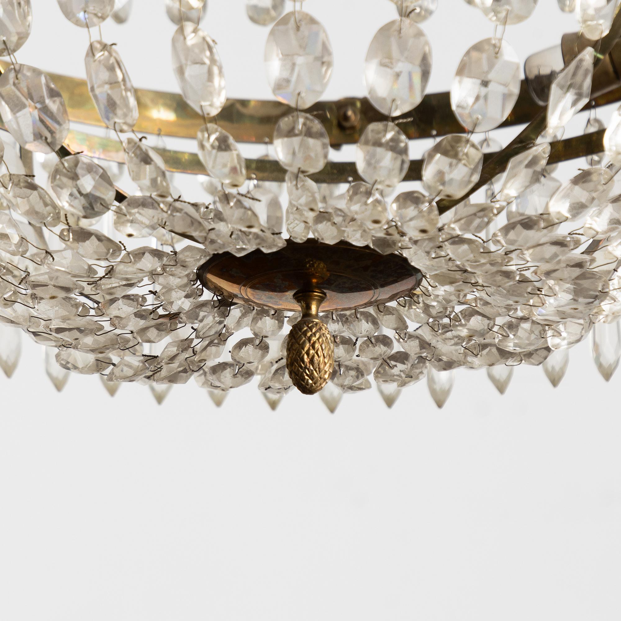 Ljuskrona, omkring 1900, Gustaviansk stil.