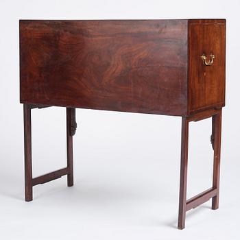 A Gustavian travel secretaire by Georg Haupt (master in Stockholm 1770-1784), signed.