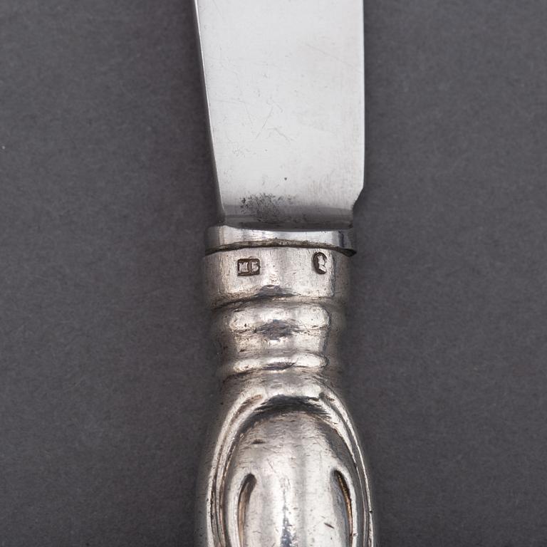 10 Swedish silver dinner knives, model Prins Albert, mark of G Möllenborg, Stockholm circa 1860.