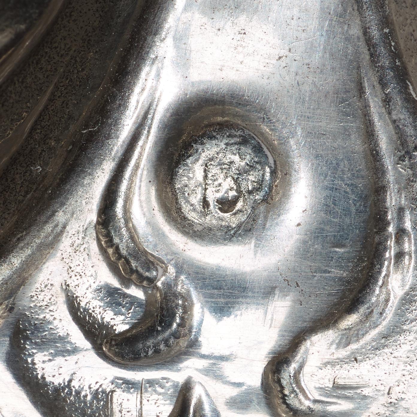 PRESENTERFAT, icke identifierad mästrstämpel, Venedig 1600-talets slut/1700-talets början. Barock.