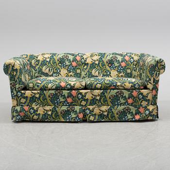 A sofa, 1960´s/70´s. With fabric designd by William Morris.