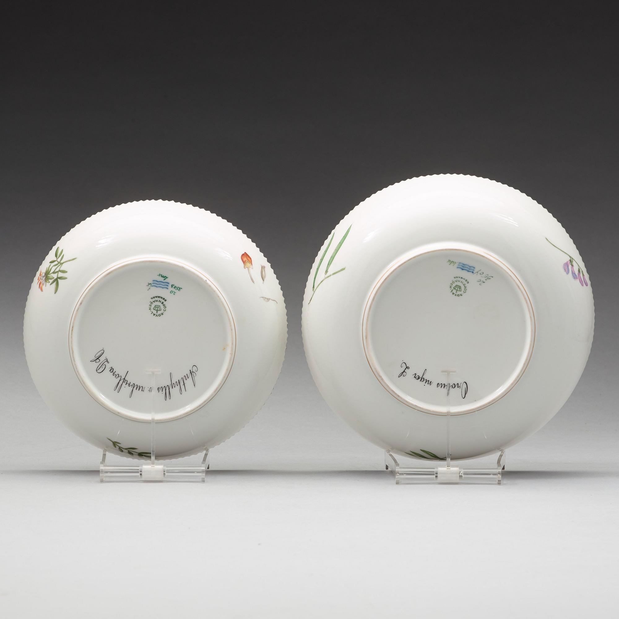 A set of two Royal Copenhagen 'Flora Danica' bowls, Denmark, 20th Century.