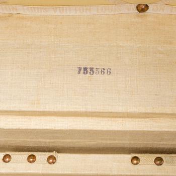 TRUNK Louis Vuitton.