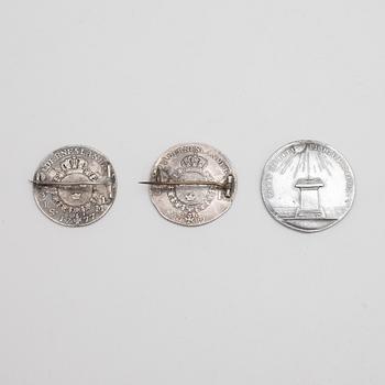 MEDALJER, 3 st, silver, Gustavus III.D.G.Rex Sveciae och Ludovica Ulr. Creatr. Gustavus III. Instaur. AC. Lit. Humanior.