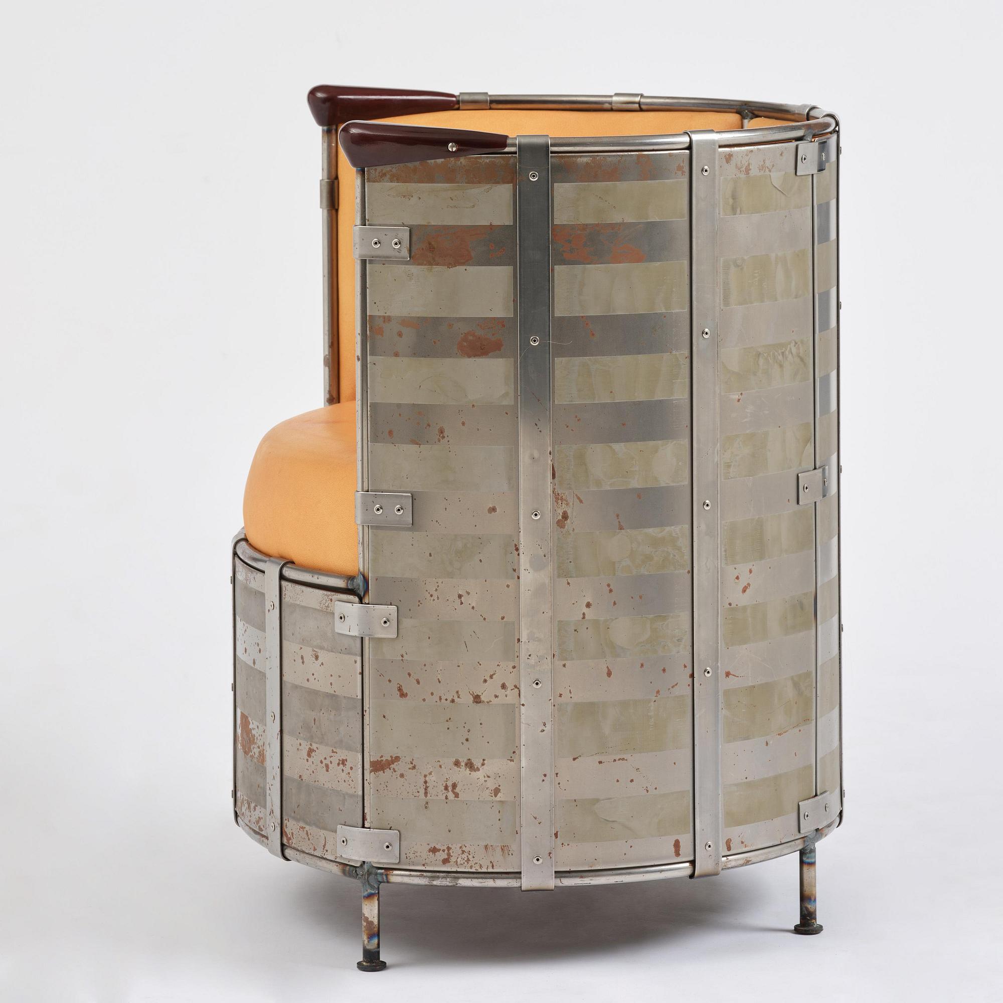 Mats Theselius, fåtölj, "Älgskinnsfåtöljen", ed. 52/360, Källemo, Värnamo, efter 1991.