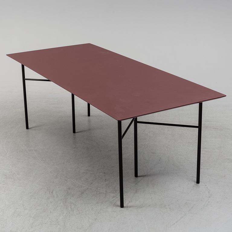 MATBORD/KONFERENSBORD, "Mingle", skiva från Ferm Living samt ben Mingle, Danmark, 2000-tal.