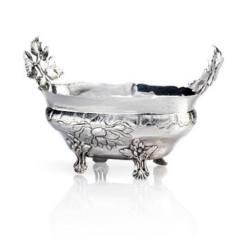 370. A Swedish 18th century silver bowl, mark of Erik Lemon, Uppsala 1782.