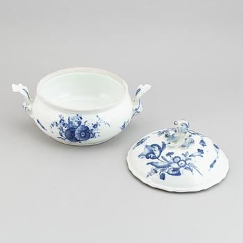 A blue and white tureen with cover, Meissen like mark, 19th century.