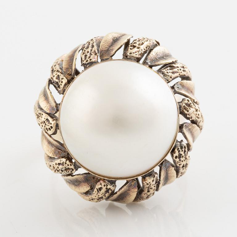 Ring förgyllt silver med mabépärla.