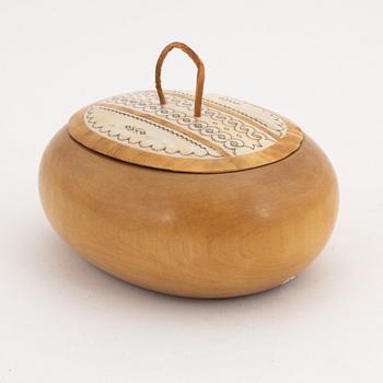 A birch box by Thore Sunna, before 1964, signed.