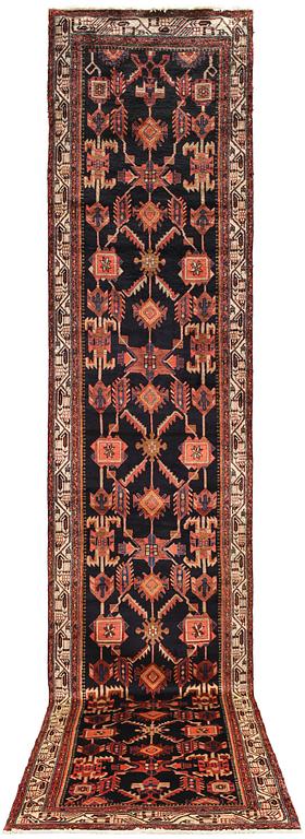 Gallerimatta, Hamadan, ca 495 x 103 cm.