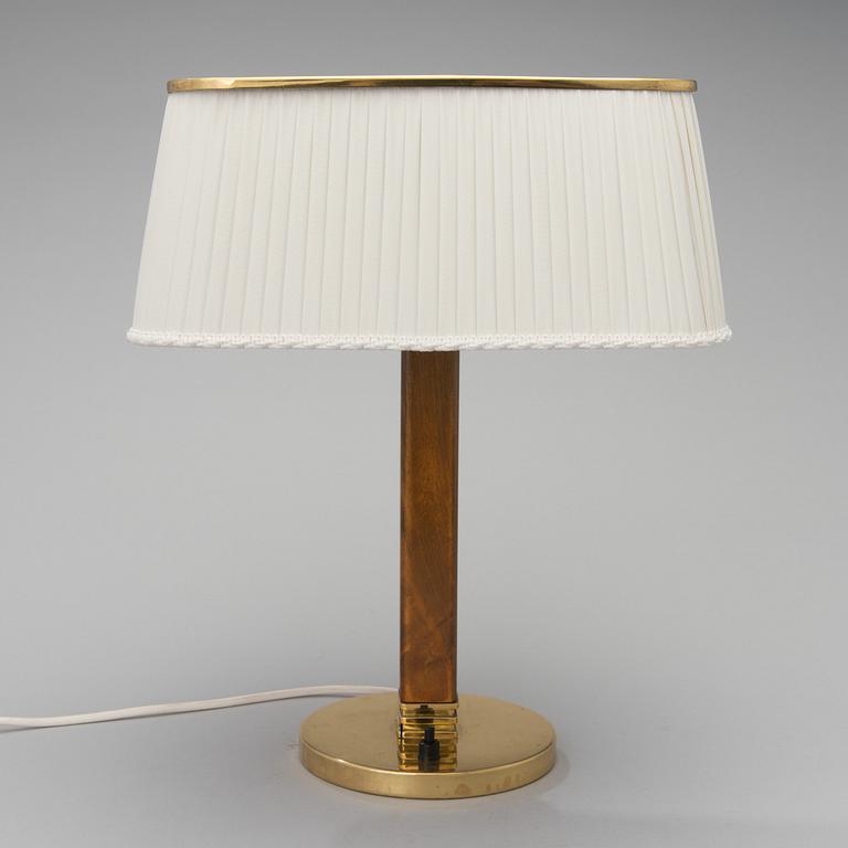 PAAVO TYNELL, BORDSLAMPA. Modell 5066, Taito Oy, 1940-tal.