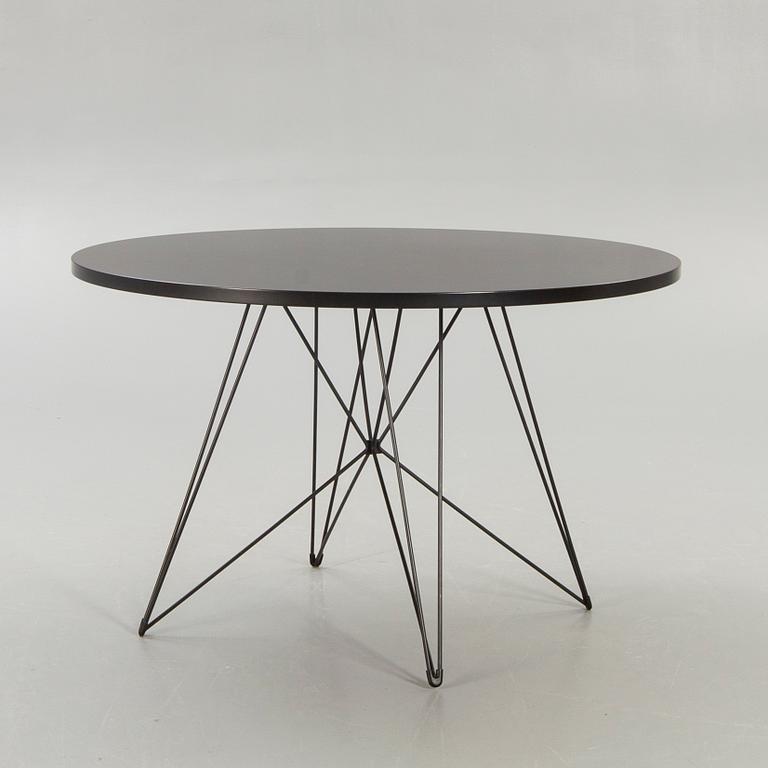 Andries & Hiroko van Onck, Table, "Tavolo Xz3" for Magis.