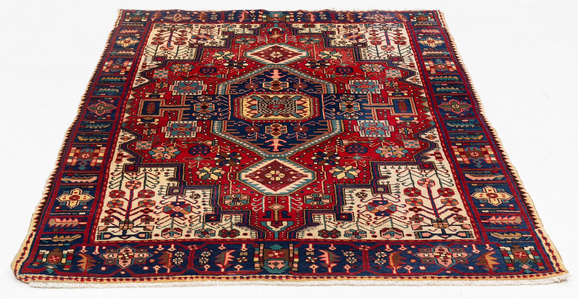 Rug, possibly Karadja, approx. 215 x 142 cm.