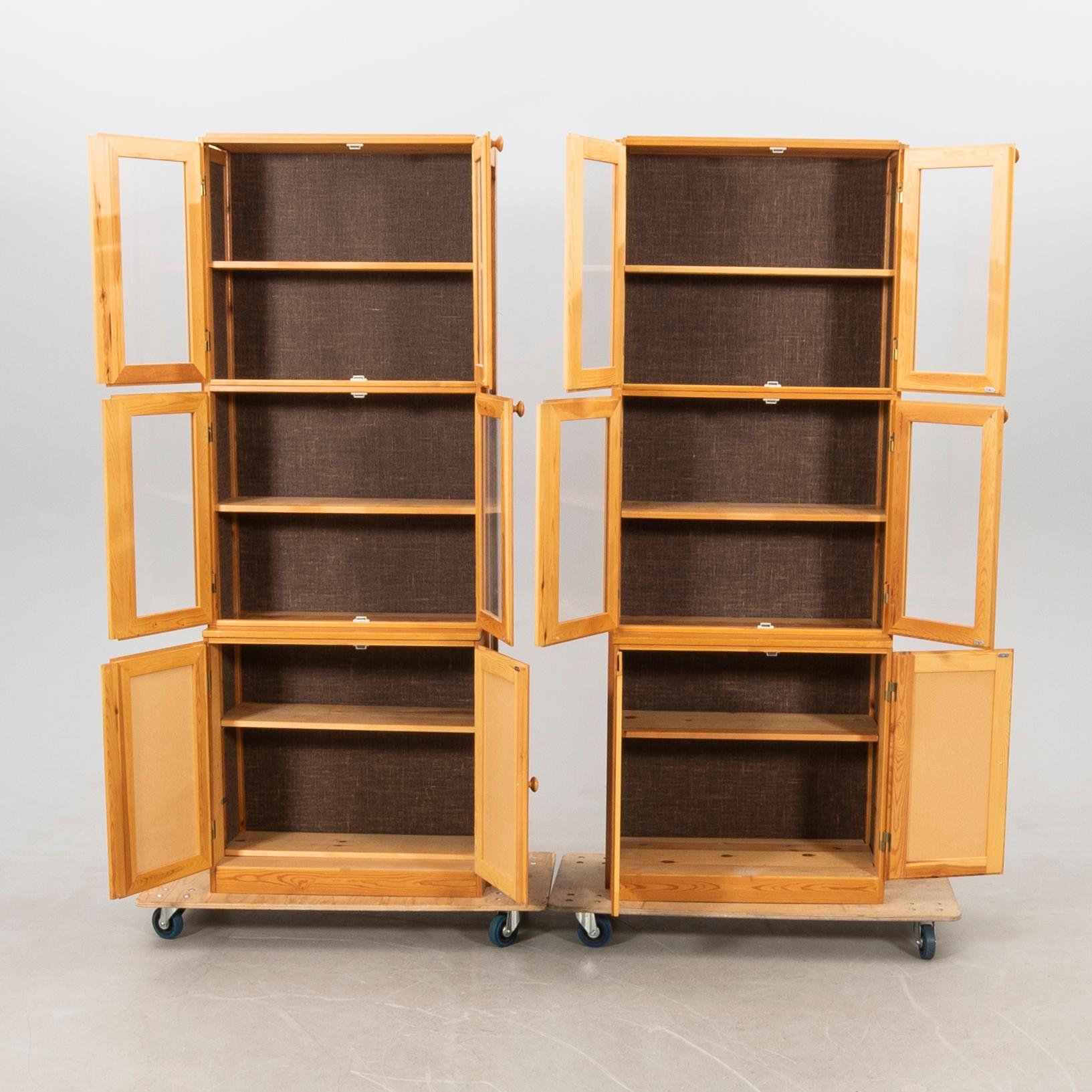 Vitrinskåp/bokskåp ett par IKEA sent 1900-tal.