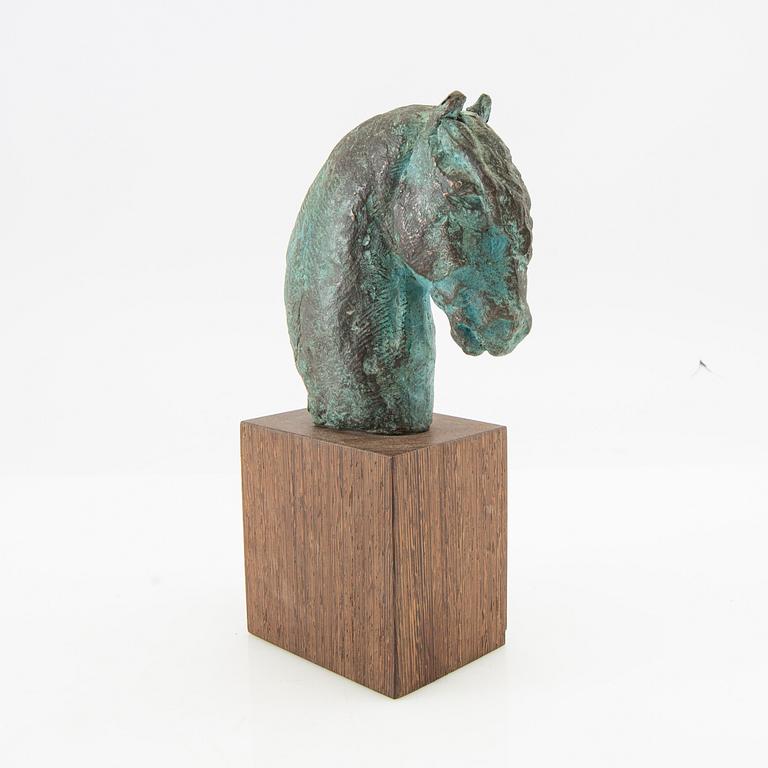 Decorative sculpture Horse's head, late 20th century, patinated bronze.