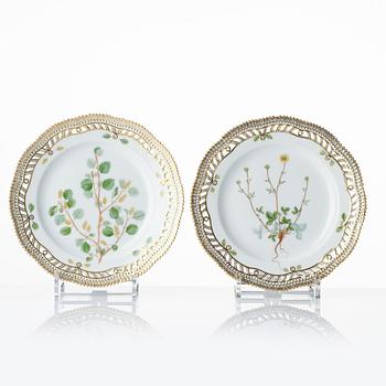 A set of six Royal Copenhagen 'Flora Danica' dessert dishes, Denmark, 20th century.