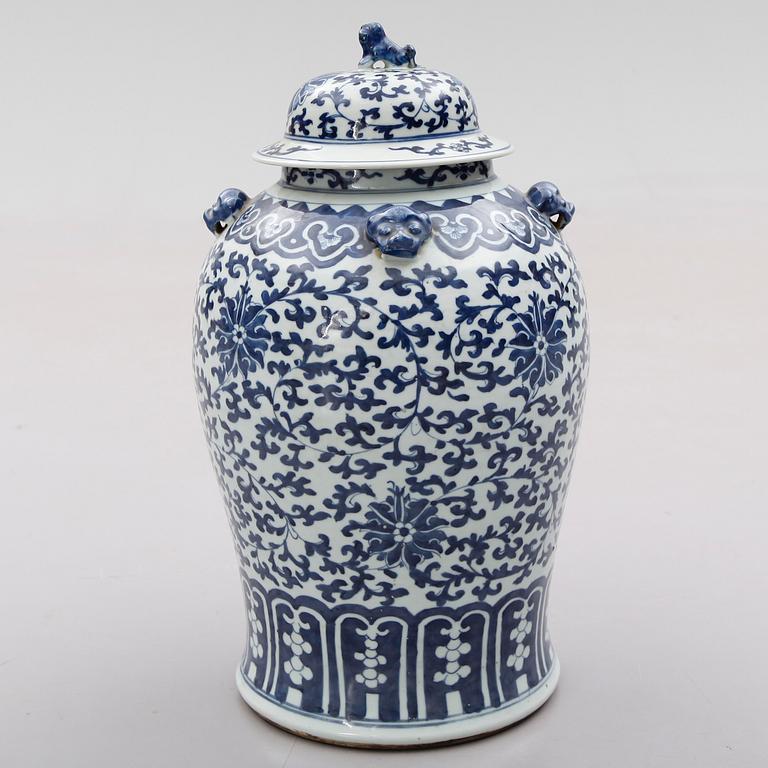LOCKURNA, porslin, Kina, 1800-tal.