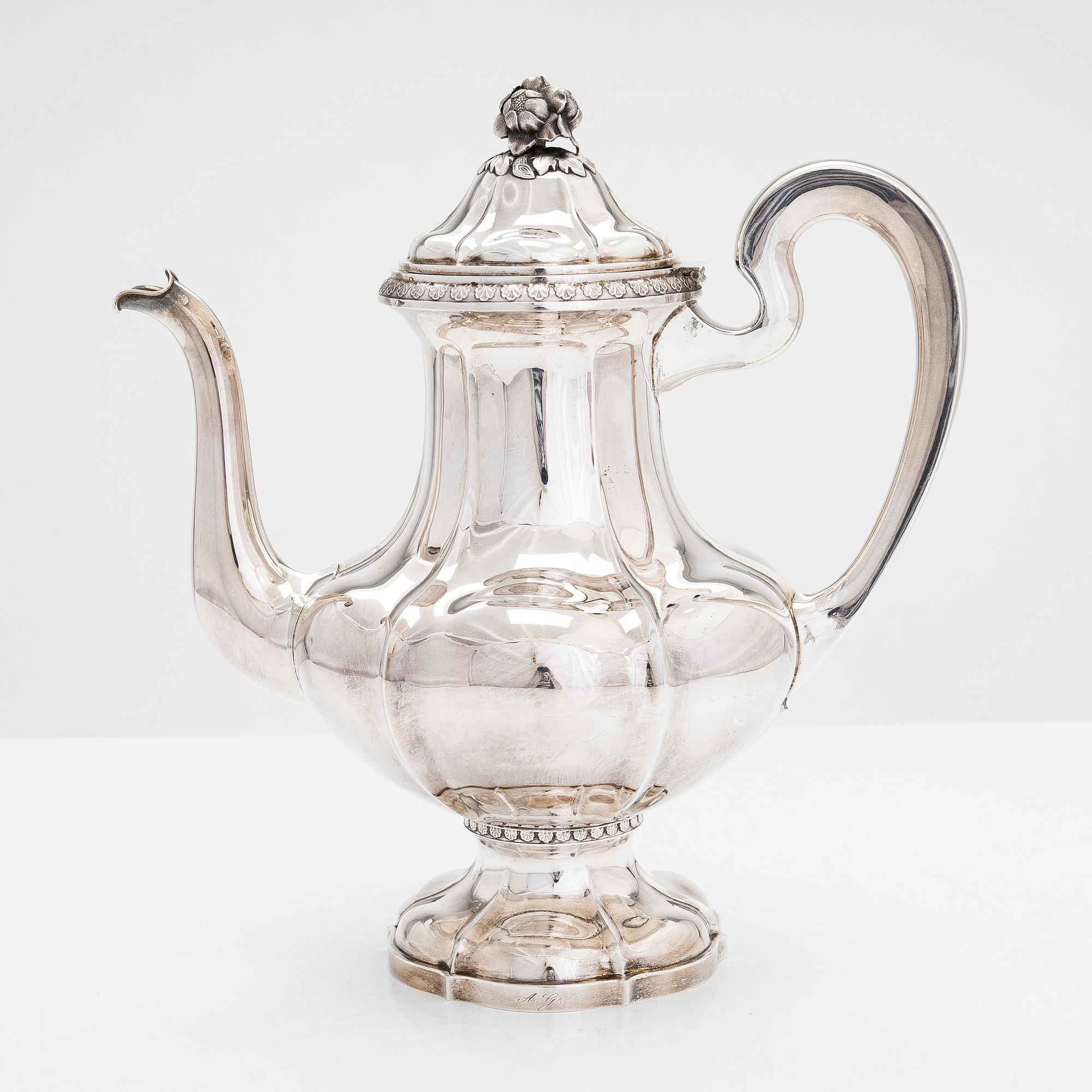 A silver coffee pot, Suomen Kultaseppä oy, Turku, Finland 1925.