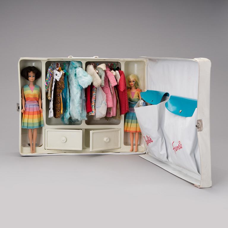 Two dolls, Barbie and Francie, with clothes and in original case, Mattel 1960s.