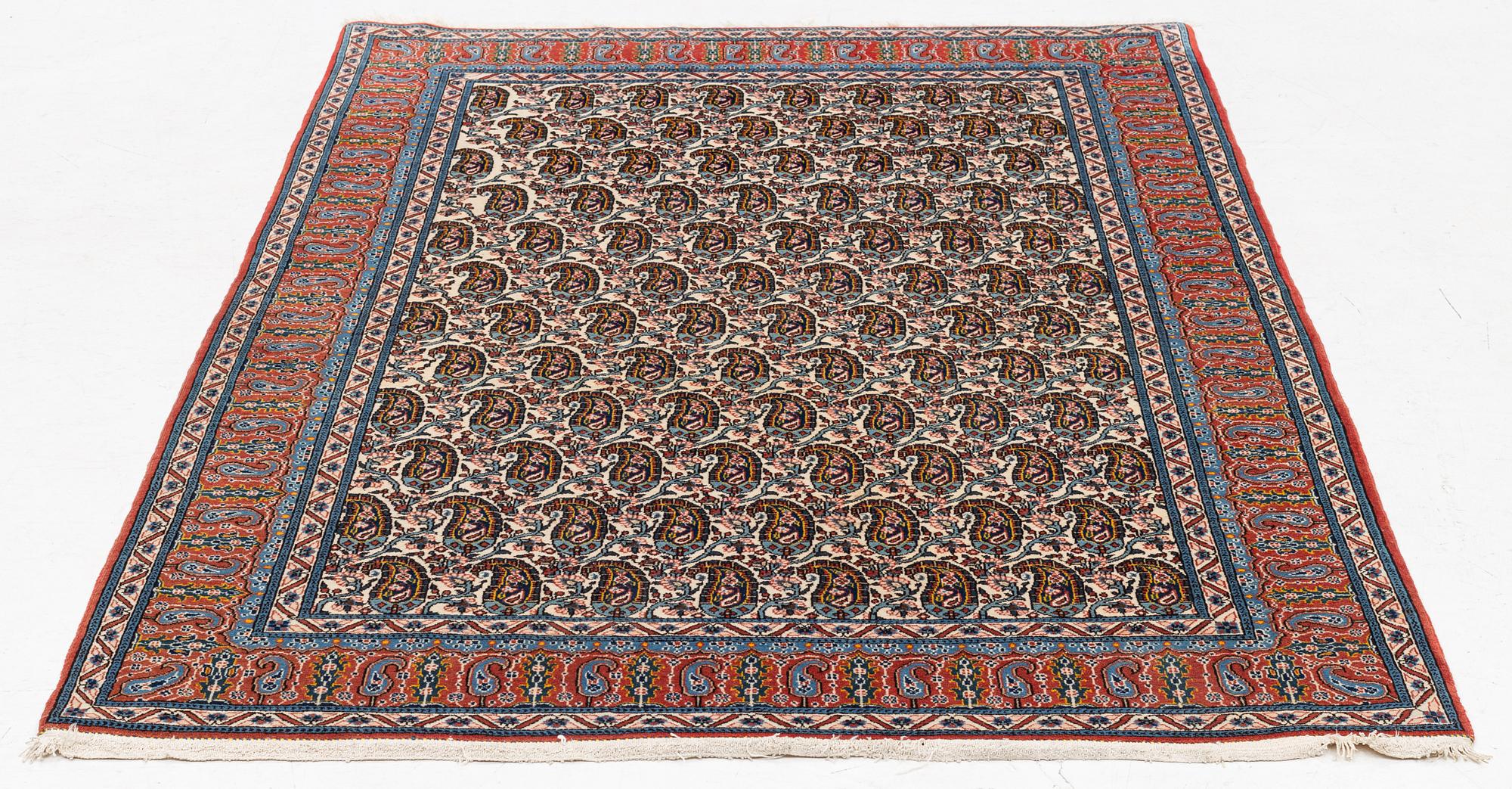 Matta, orientalisk, ca 207 x 138 cm.